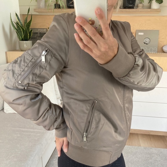 Aritzia Bomber Jacket in taupe - Picture 1 of 6